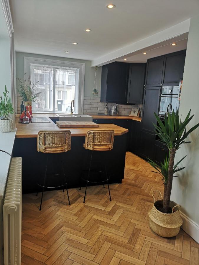 Вилла Victorian Beach House With Parking Тинмут Экстерьер фото