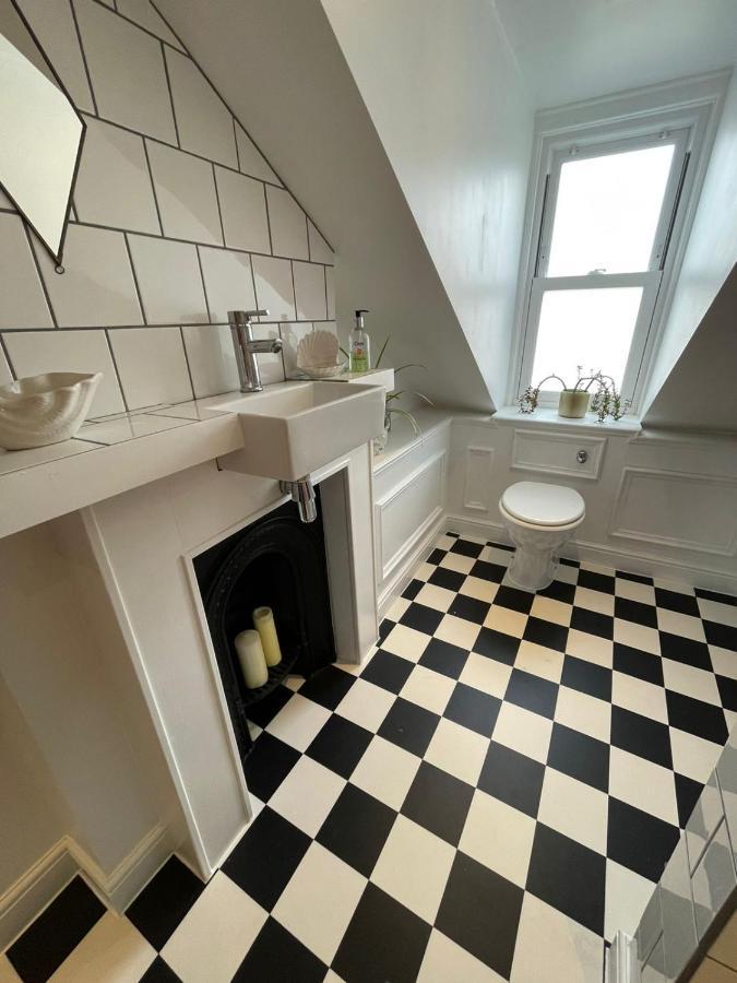 Вилла Victorian Beach House With Parking Тинмут Экстерьер фото